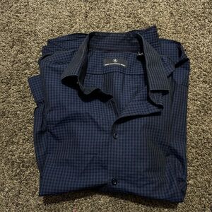 Navy Blue Checkered Men's Shirt Hart schhaffner Marx  long sleeve navy blue but
